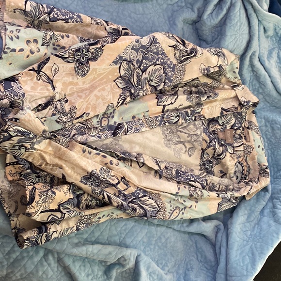 Chico’s size 1 button up - Picture 1 of 3